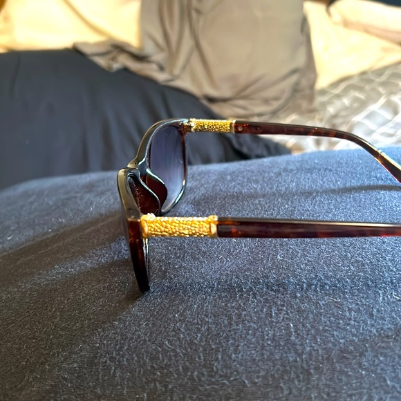 6 pair of sunglasses - buy as bundle or separate - Picture 5 of 14